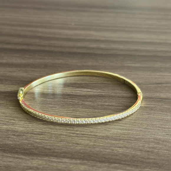 Diamond Bangle Bracelet Q860 - Picture 3 of 5